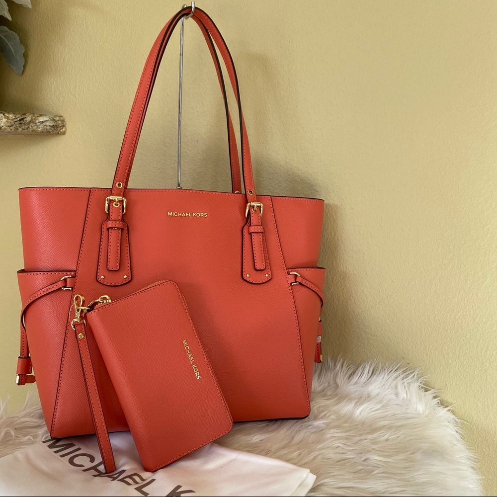 Michael Kors jet set voyager shoulder tote &wallet - Picture 1 of 15